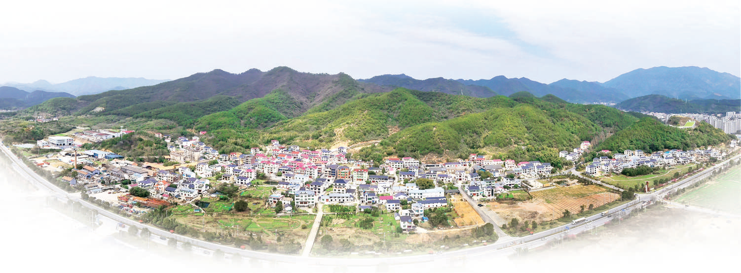 下图:千鹤村红色地标.